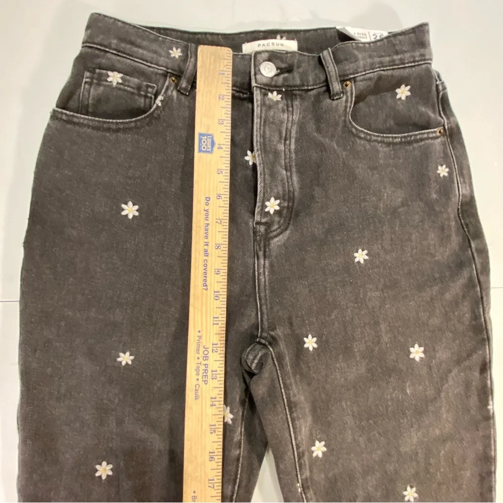 PacSun Highrise Straight Leg Black Embroidered Daisy Floral Jeans size 26 2 - Picture 3 of 14